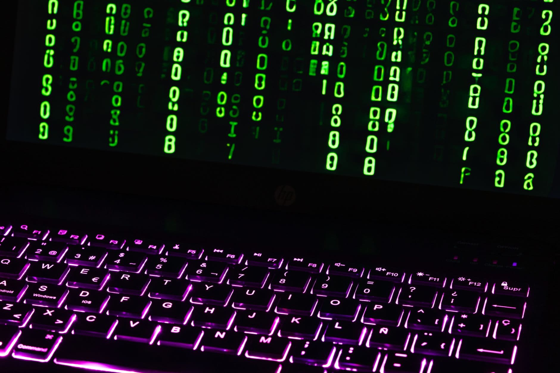 Anthropic suspende el acceso a internet en sus evaluaciones por falta de control sobre sus agentes