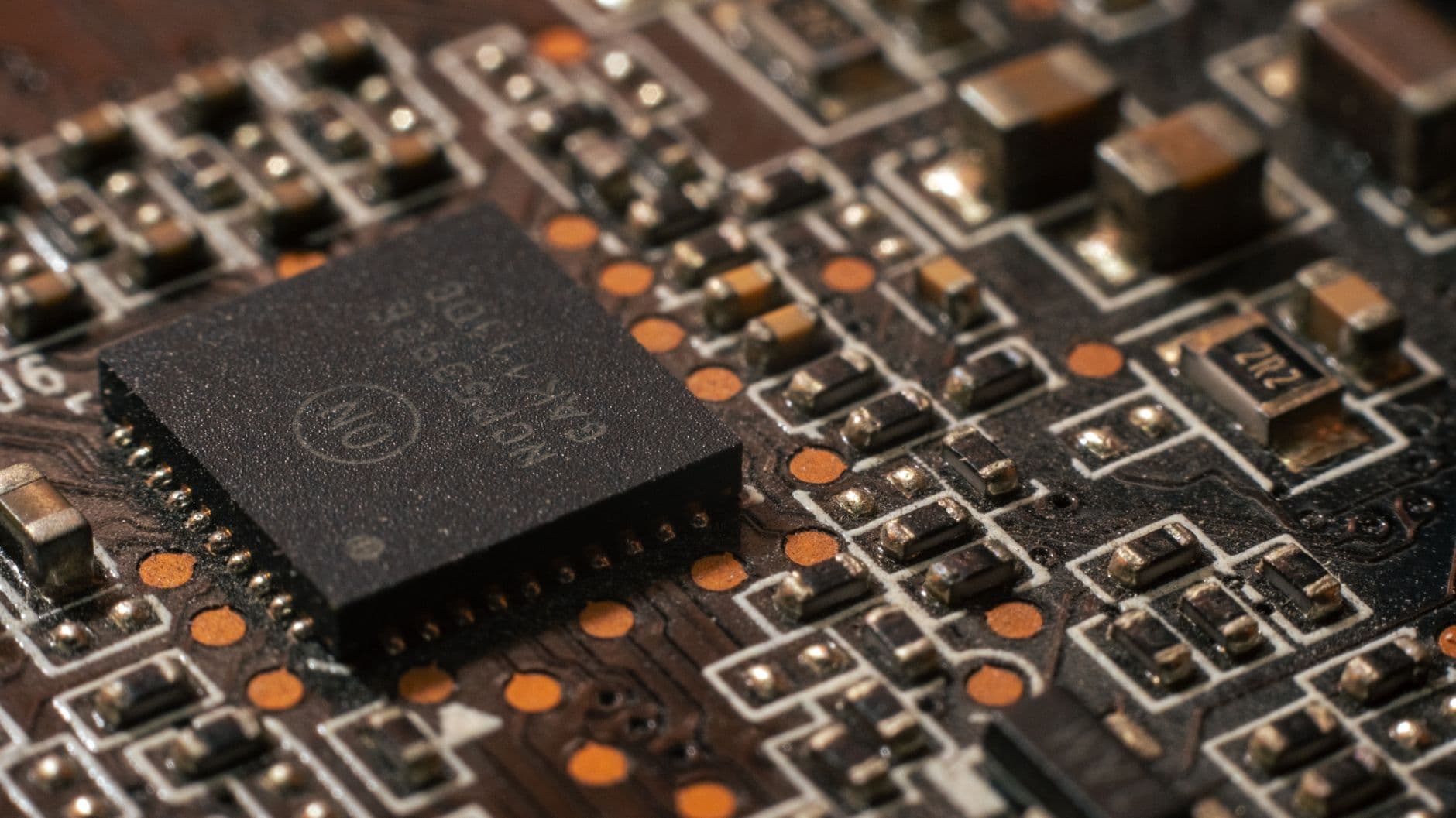 Sakeena Fiza lidera la validación de hardware a escala en NVIDIA